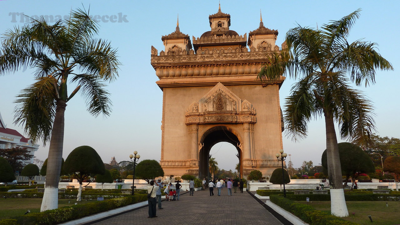  012.  Vientiane_2011-Patuxai