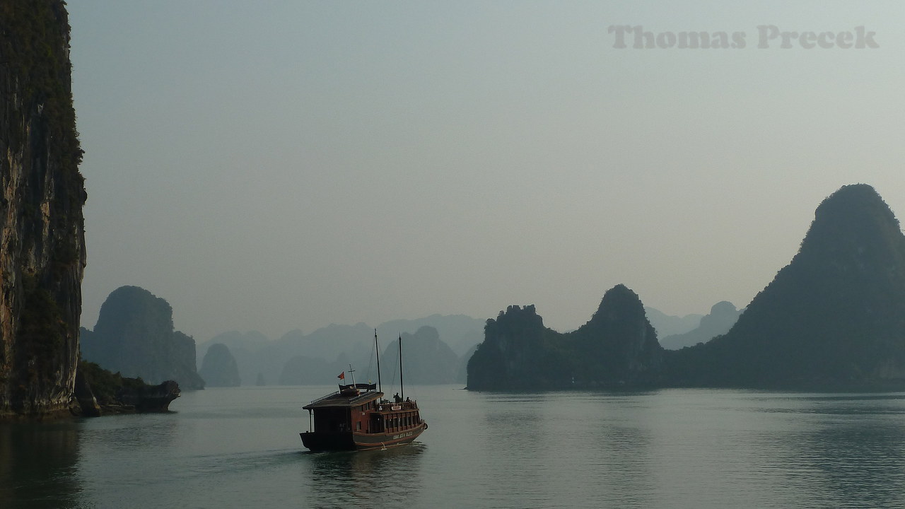  002. Ha Long Bay_2011