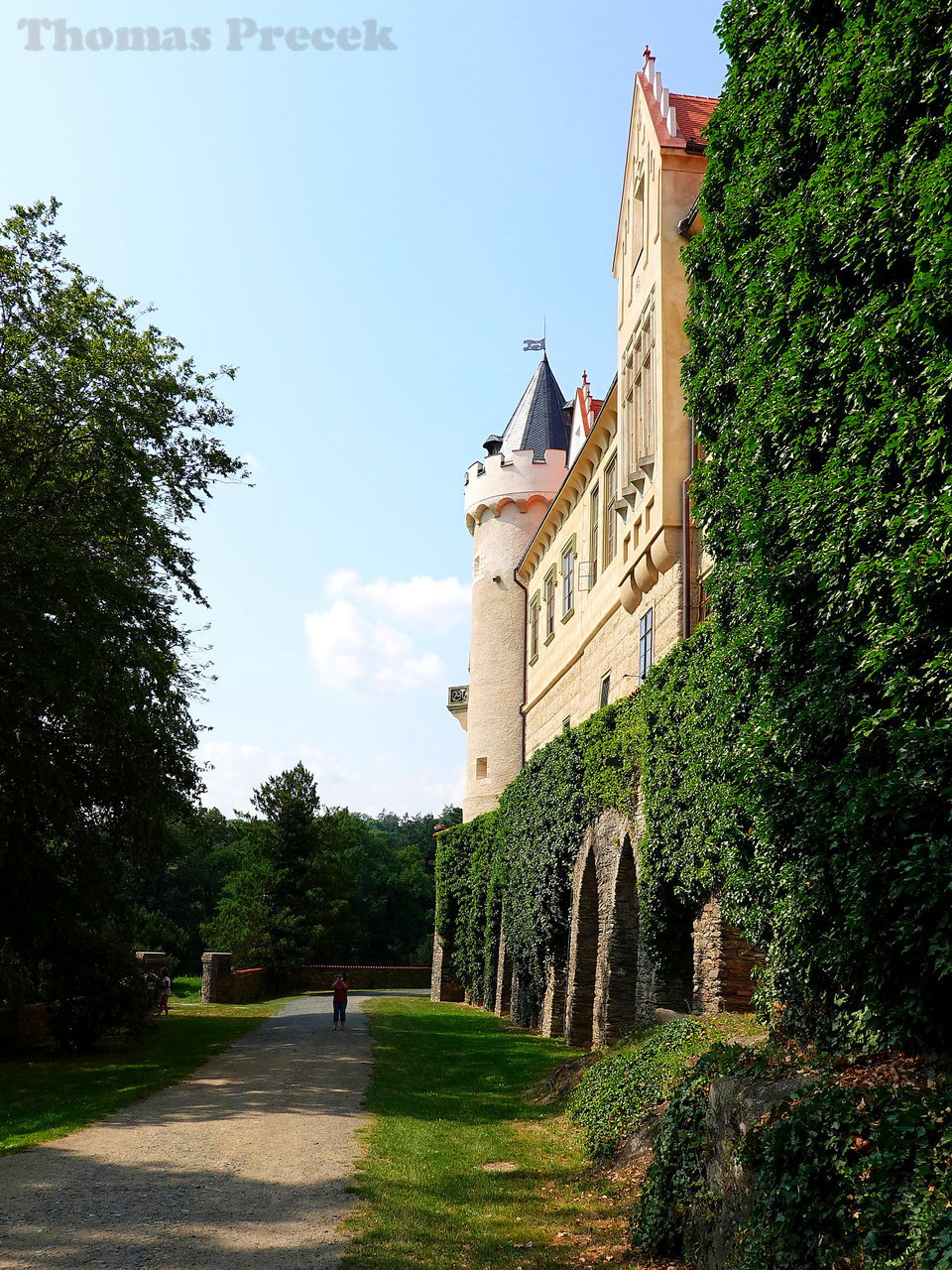 021  Zleby Castle_ 2019